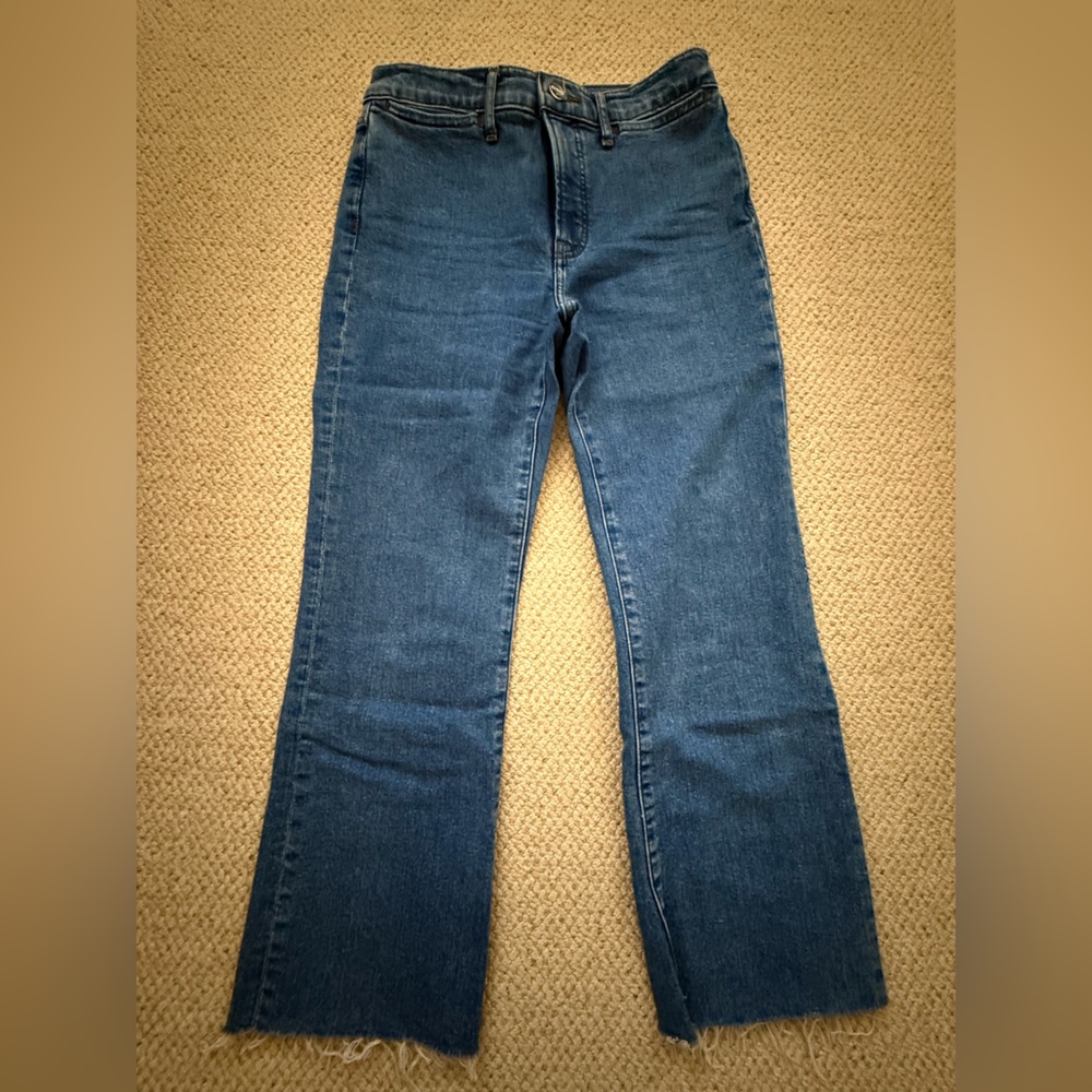 EXPRESS - Women’s Classic Blue Denim Jeans (Cropped Flare Mid Rise)